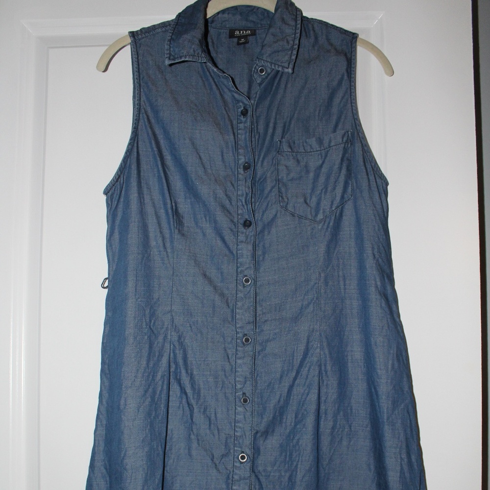 Sleeveless denim dress